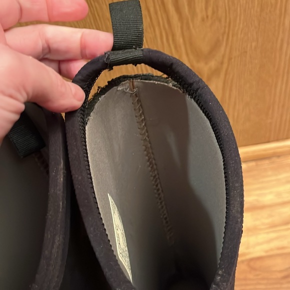 Youth Bogs kids size 6 Classic black waterproof slip on -30 degrees warm boots - Picture 7 of 10